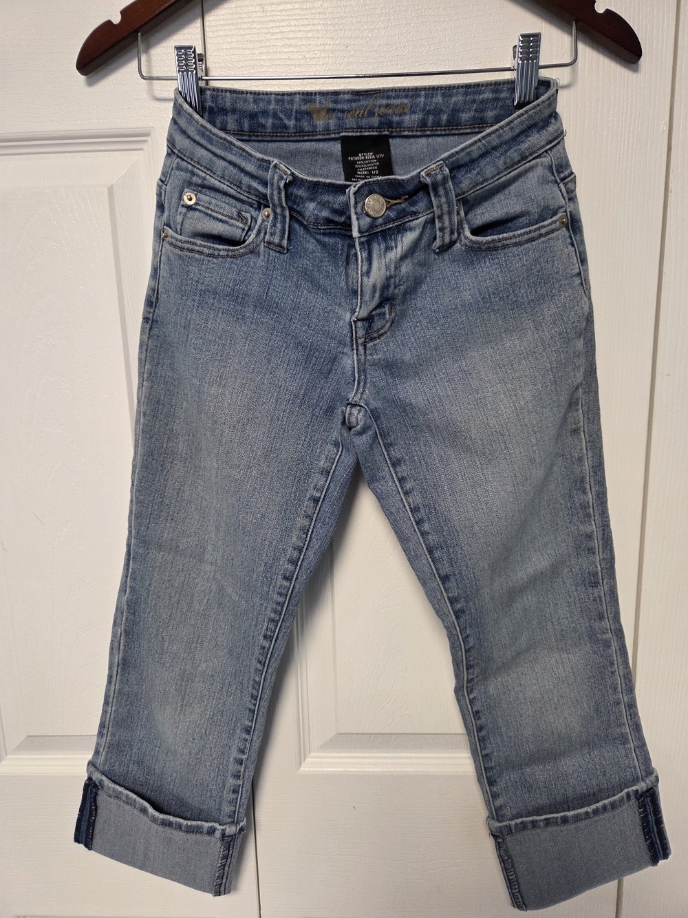 Wet Seal Brand Juniors Light Wash Capri Jeans - Size 1/2